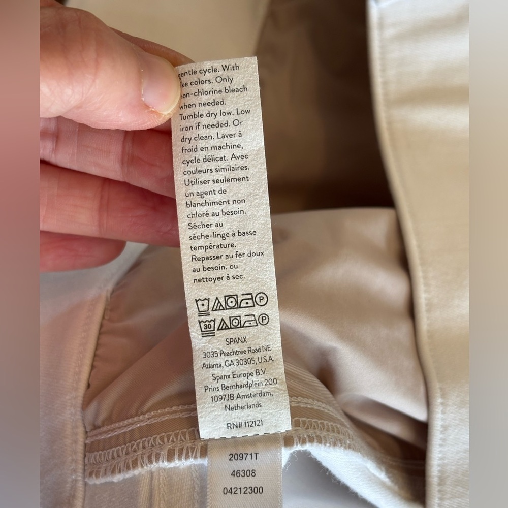 NWT SPANX Cropped Wide-Leg Jeans in White - Picture 8 of 15